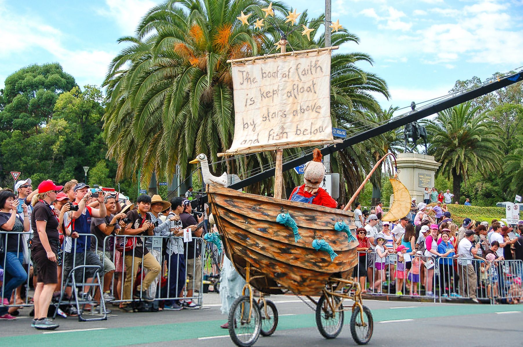 A parade float in the shape of a Leunig boat